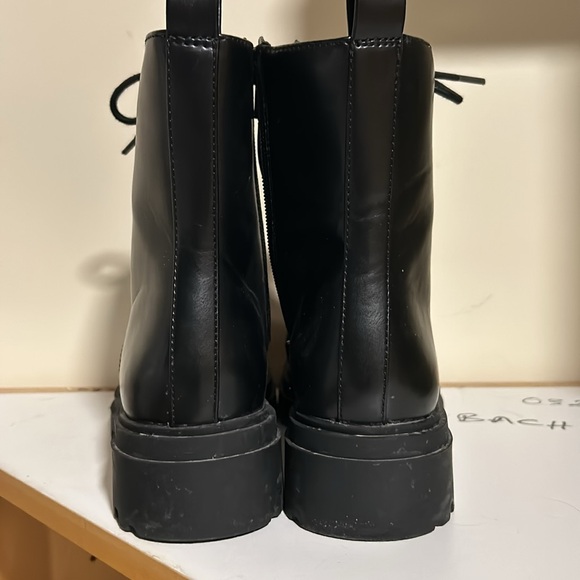 Women’s Combat Boots - Picture 4 of 6